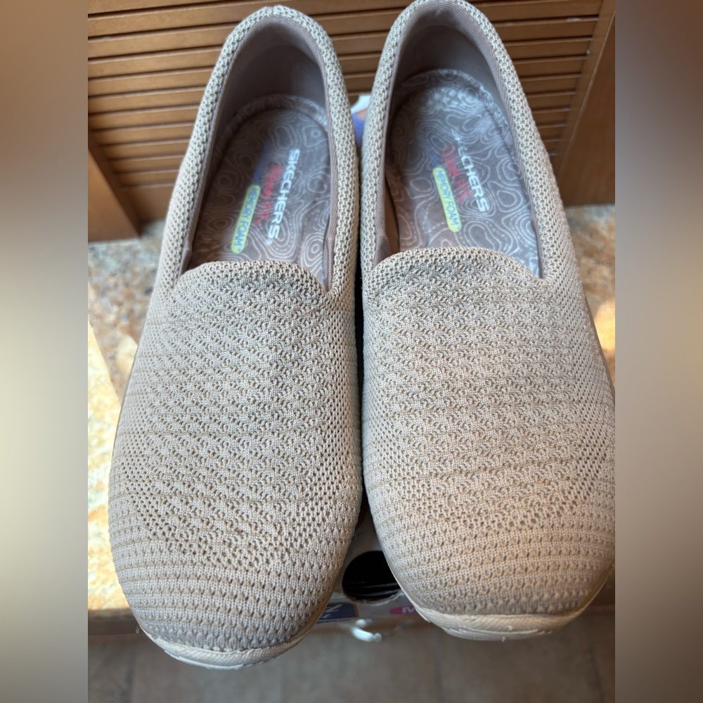 Skechers Women's Beige Knit Loafers
